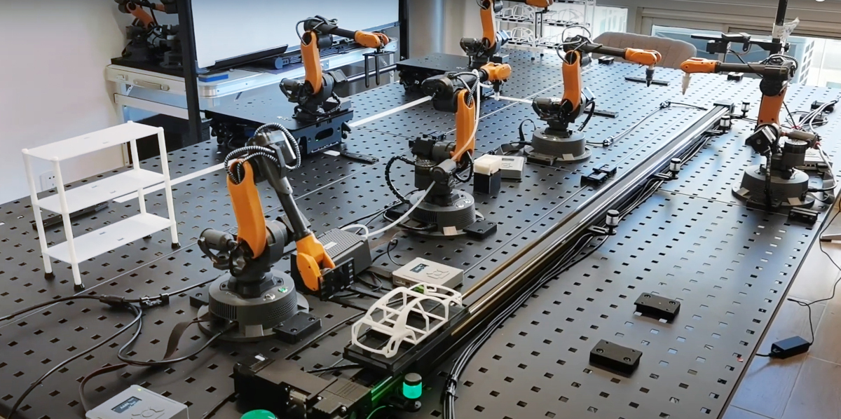 6047b83f0fb8699a1e03da50 2021 car production line Mirobot Wlkata