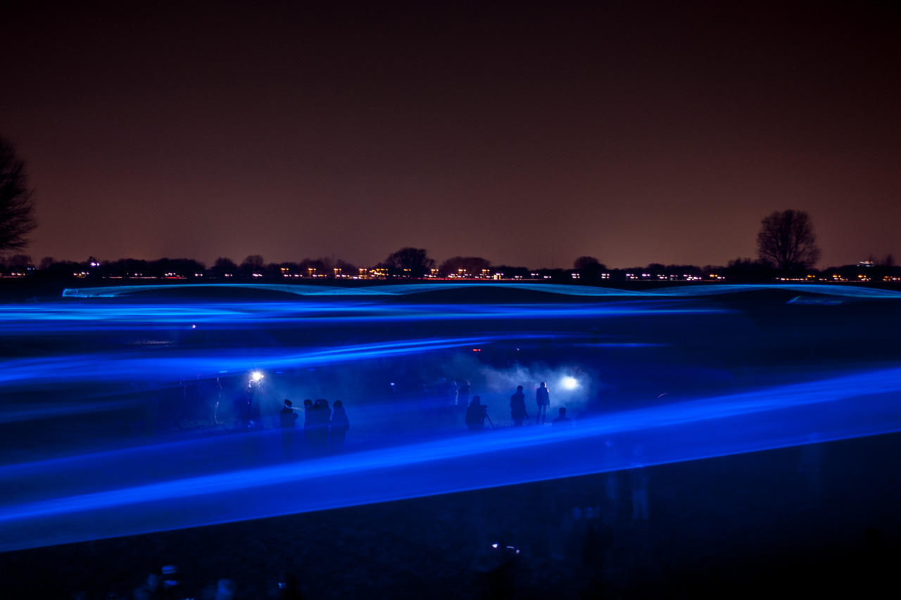 Waterlicht — виртуальное наводнение, или LED-инсталляция от Даана Розгарда
