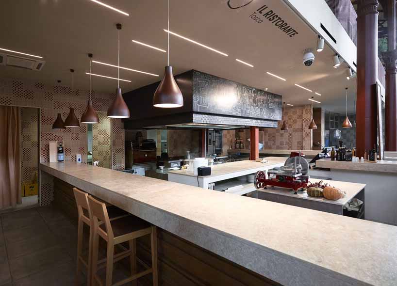 Archea Associates & Tagina Ceramiche D'Arte перемоделировали рынок Сан-Лоренцо во Флоренции