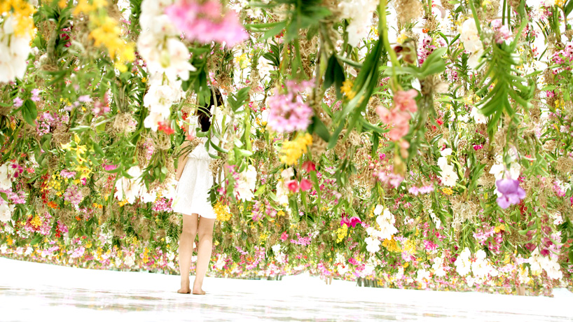 Floating Flower Garden, или интерактивный цветник от TeamLab