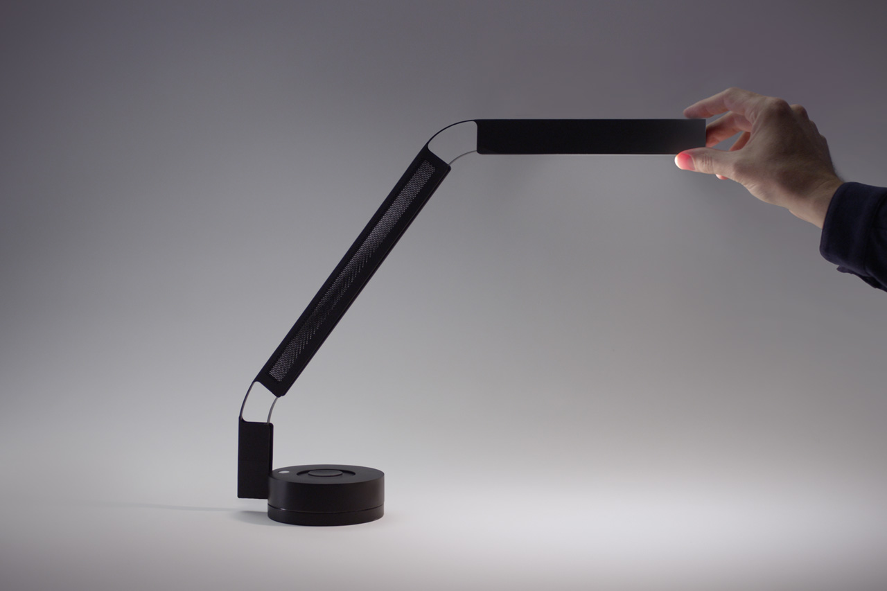 Fade Task Light – лампа без движущихся частей, имитирующая закаты