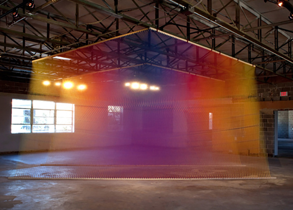 Радужное сплетение нитей Gabriel Dawe