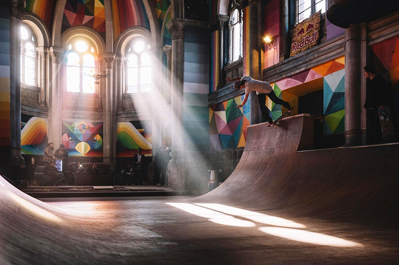 Скейт-парк в заброшенной церкви от художника Okuda San Miguel