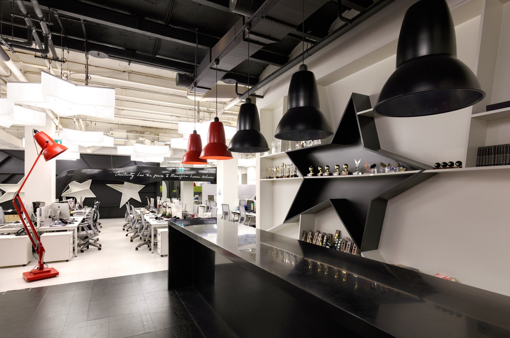 Офис рекламного агентства Leo Burnett от дизайн-студии Hassell