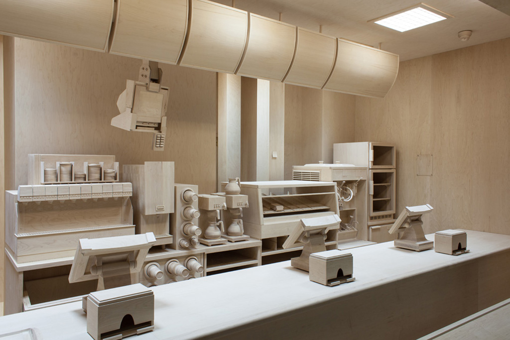Деревянный интерьер McDonalds от Рокси Пейн (Roxy Paine)