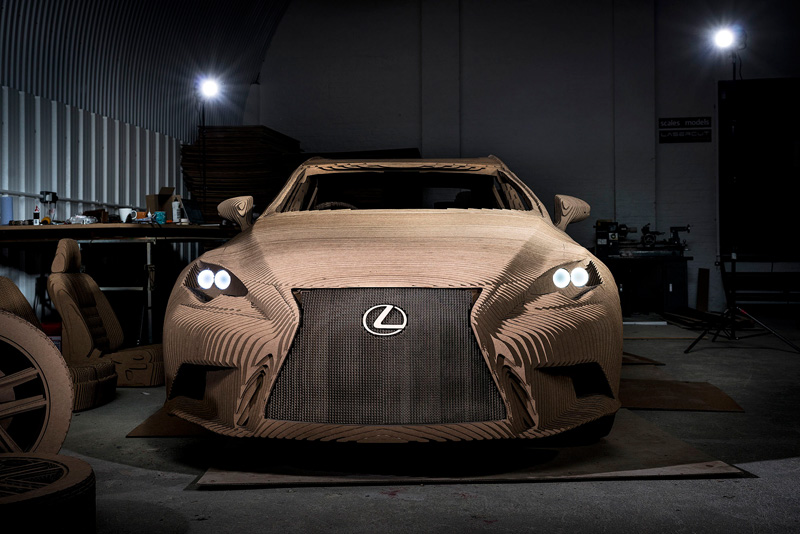 картонный lexus