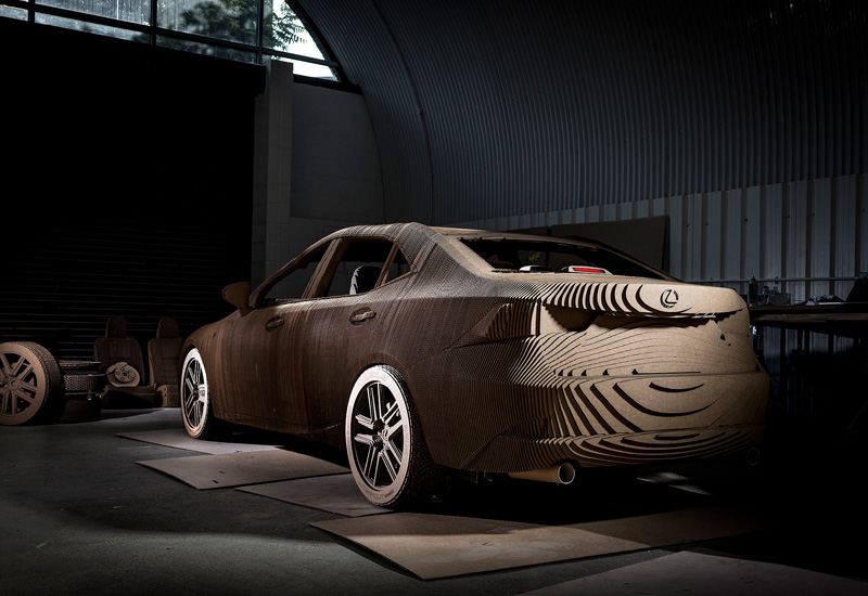 картонный lexus