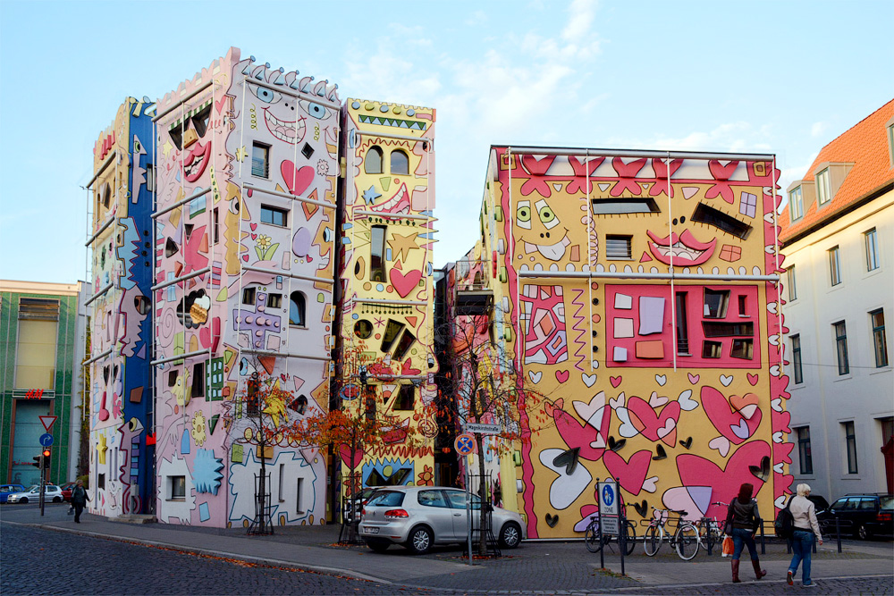 Счастливый дом Рицци (Happy Rizzi House) - красочный дом на окраине Брауншвейга