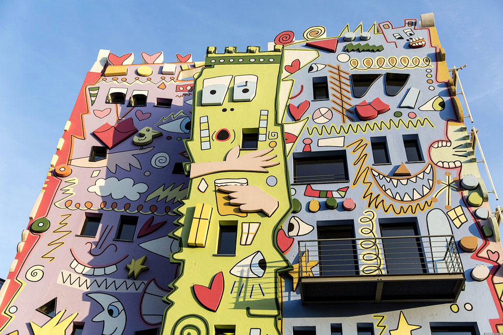 Счастливый дом Рицци (Happy Rizzi House) - красочный дом на окраине Брауншвейга