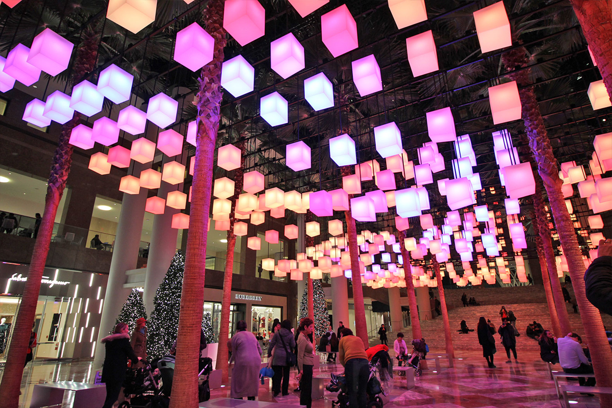 Cветовая инсталляция в центре Brookfield Place, Манхэттен