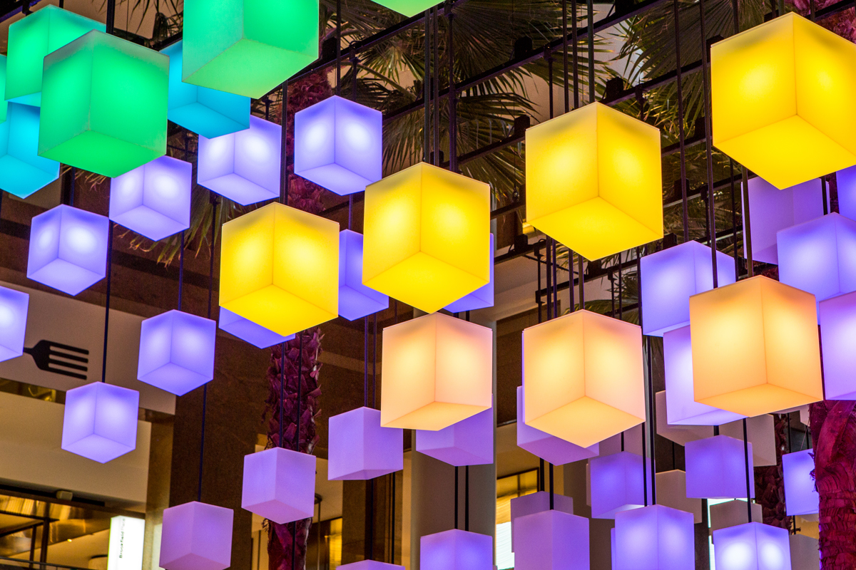 Cветовая инсталляция в центре Brookfield Place, Манхэттен
