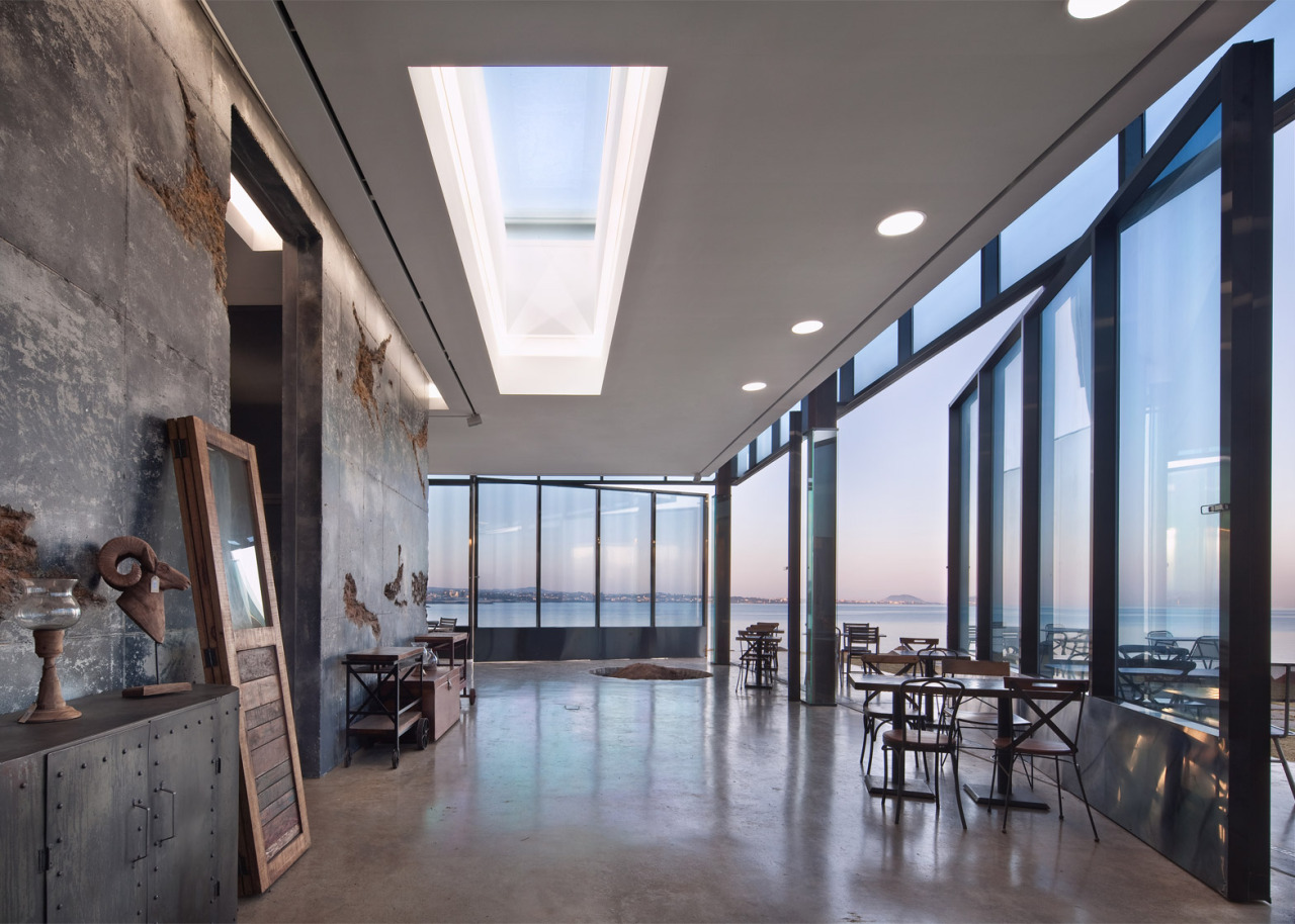 Зеркальное кафе Monsant Cafe в Южной Корее
