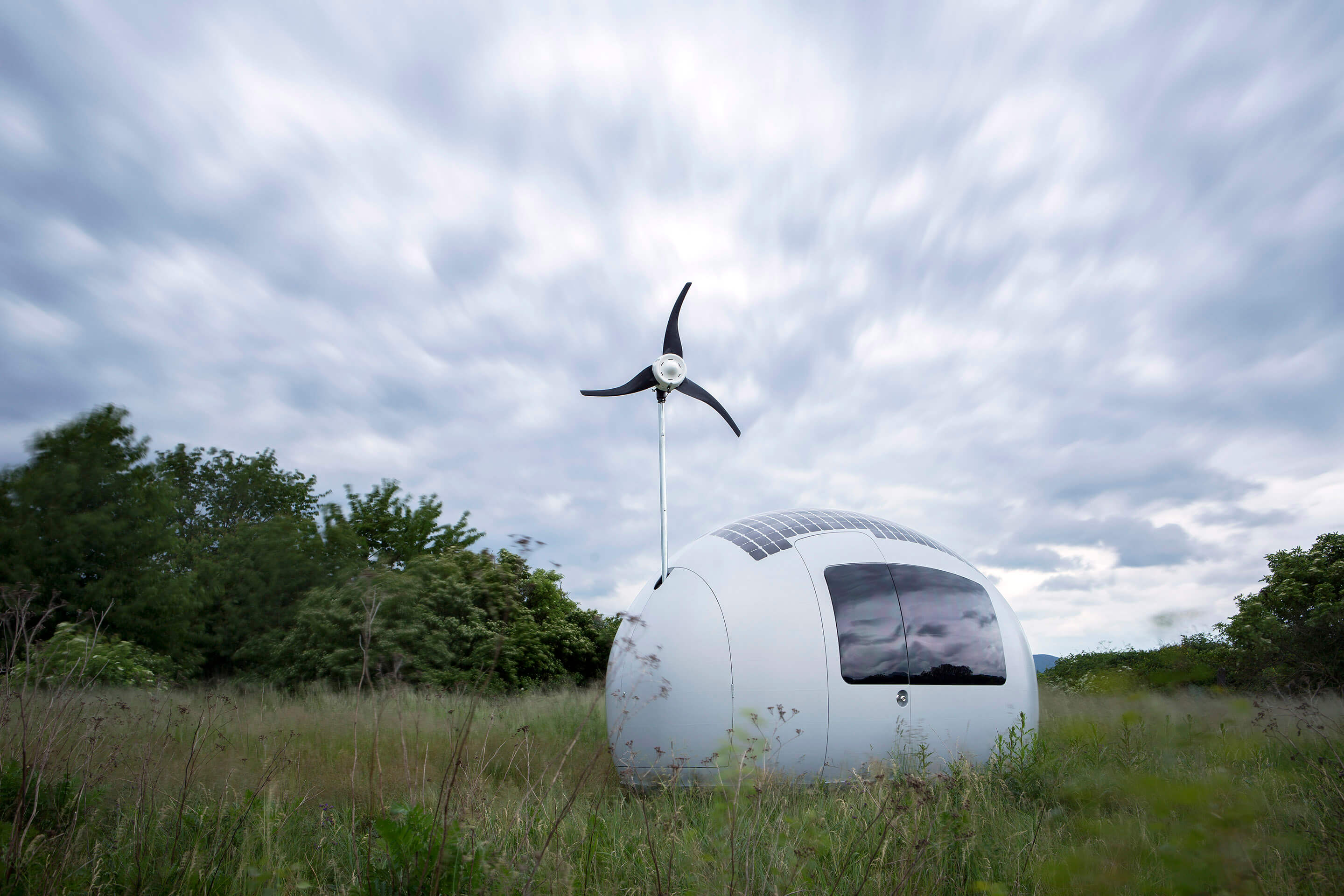 Egg shaped eco home яйцеобразный дом с солнечной батареей Ecocapsule от Nicearchitects