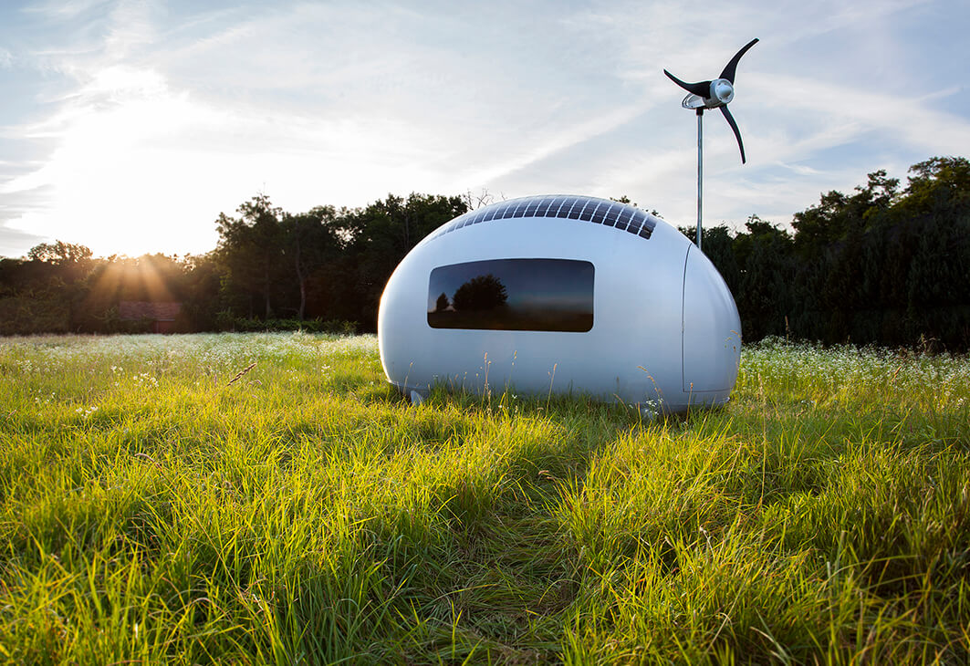 Egg shaped eco home 2Egg shaped eco home яйцеобразный дом с солнечной батареей Ecocapsule от Nicearchitects