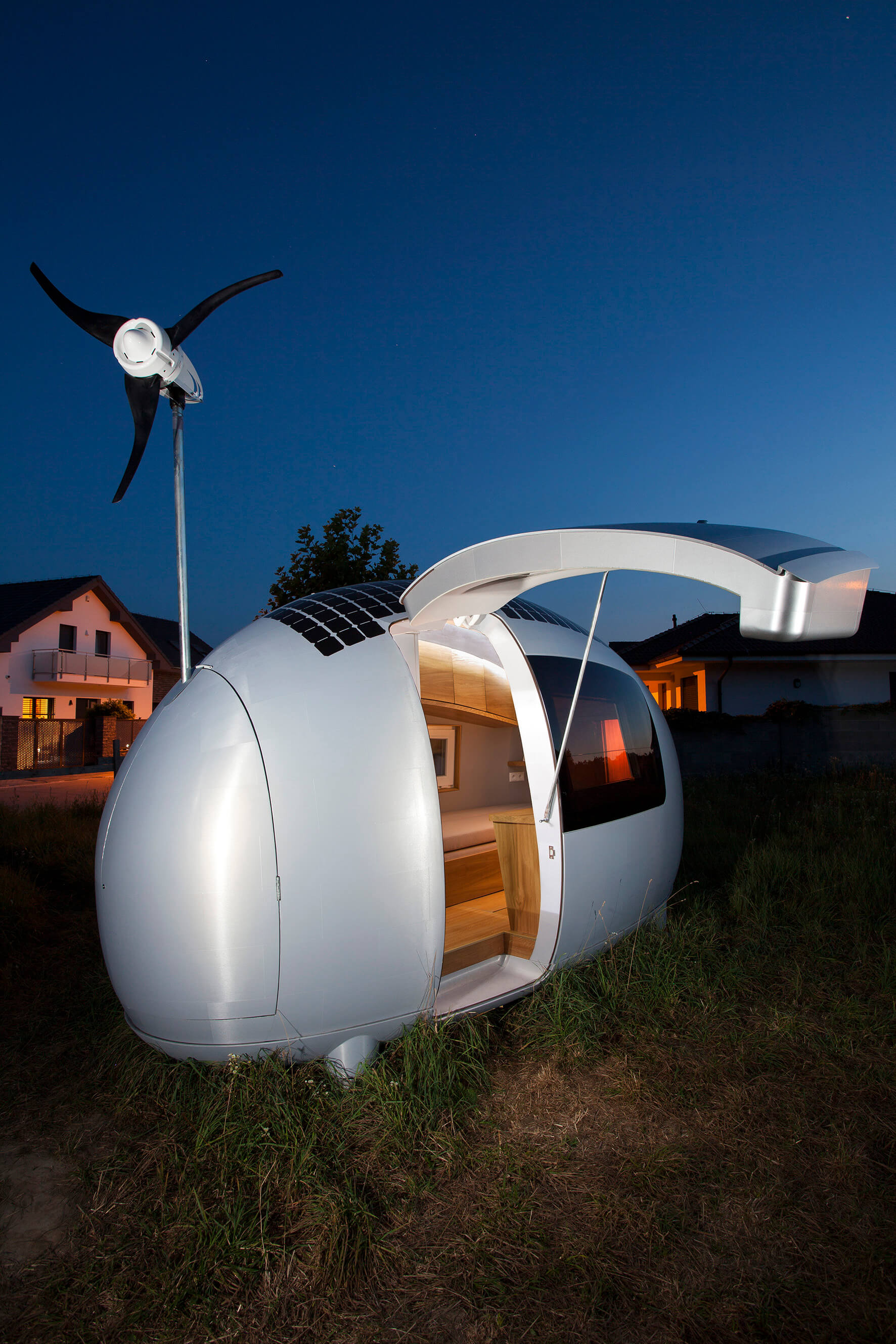 Egg shaped eco home яйцеобразный дом Ecocapsule от Nicearchitects