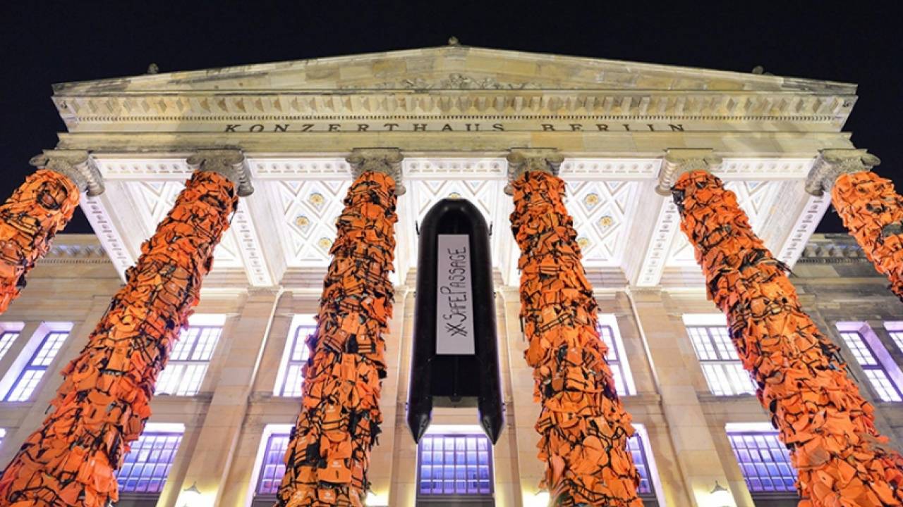 Инсталляция художника Ai Weiwei в Берлине
