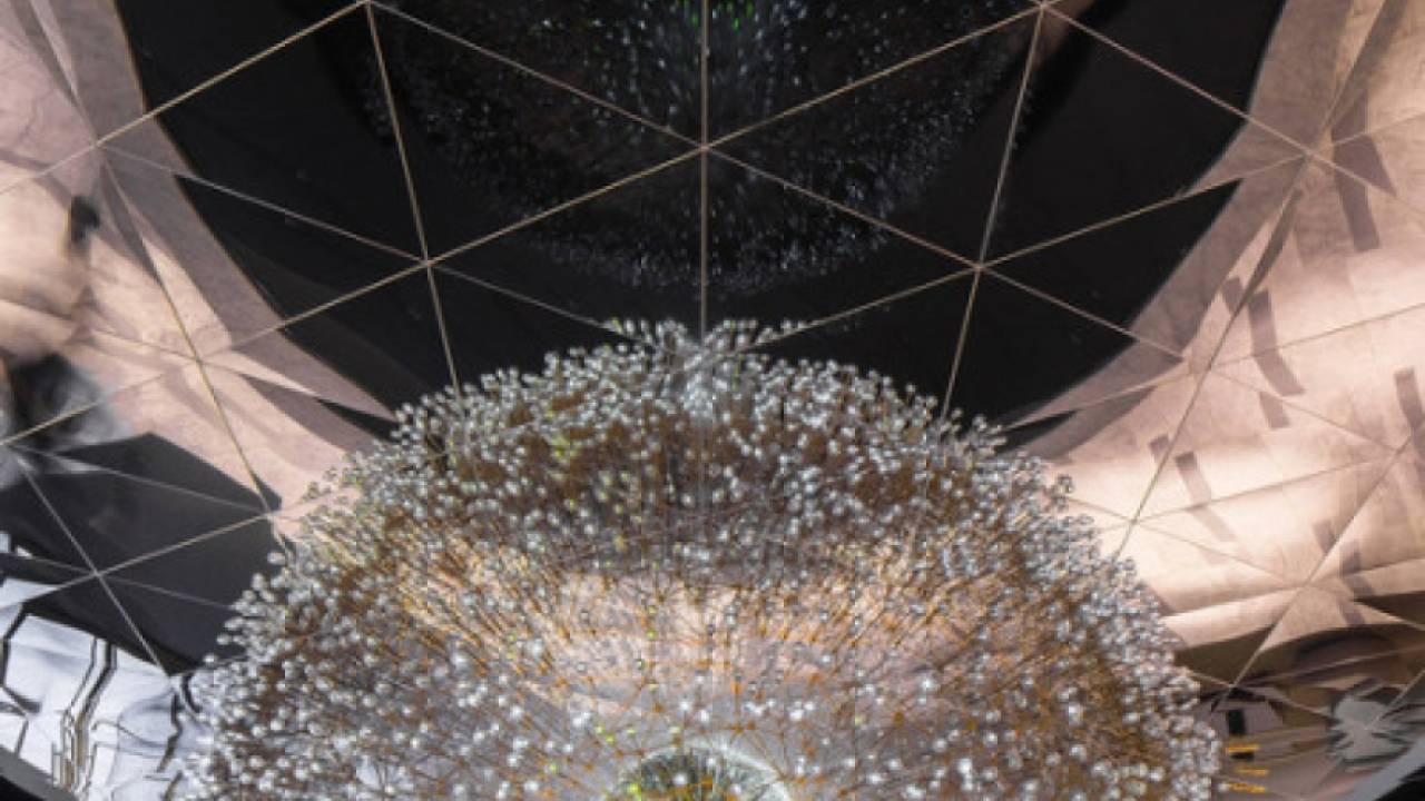 Lucent - "сияющая" инсталляция от художника Вольфганга Баттресса (Wolfgang Buttress)