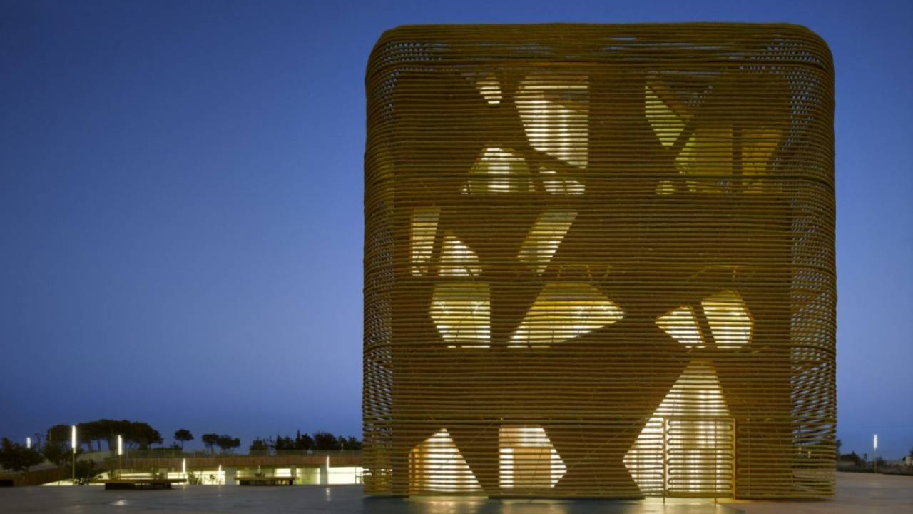 Дворец выставок и конгрессов от Pancorbo Arquitectos