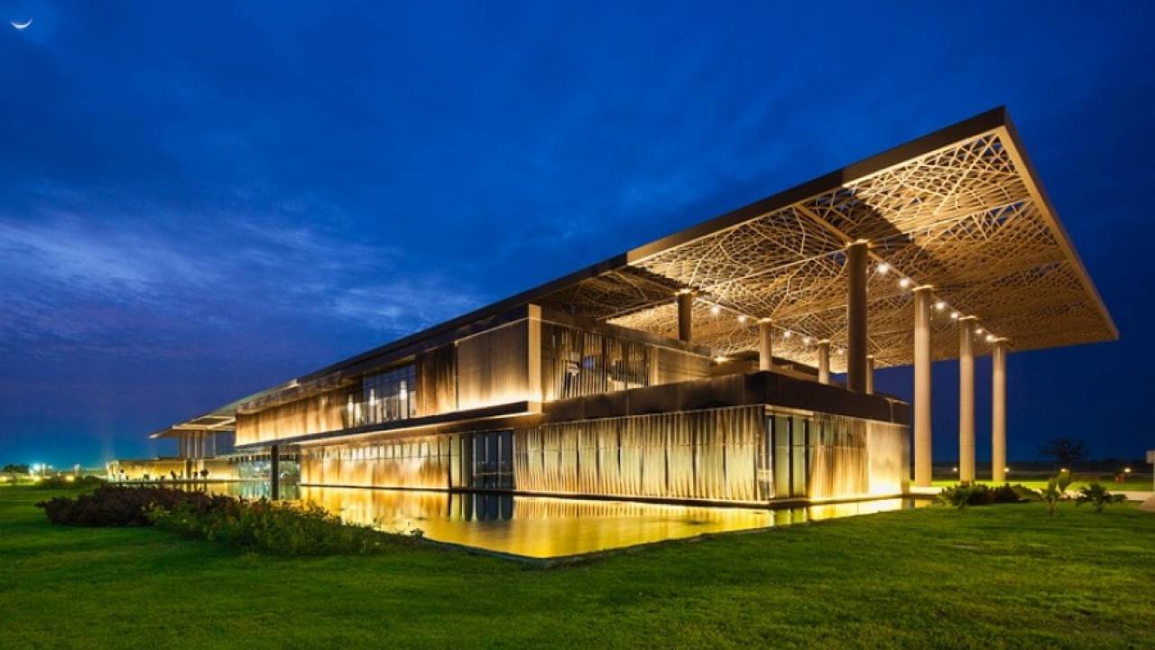 Tabanlioglu Architects отчиталась о работе над Конгресс-центром в Сенегале