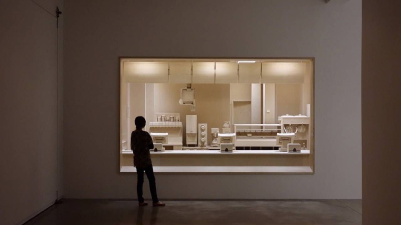 Деревянный интерьер McDonalds от Рокси Пейн (Roxy Paine)