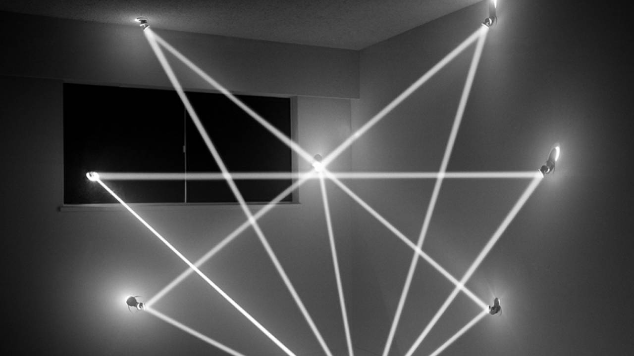 Геометрические световые инсталляции от Джеймса Низама (James Nizam)