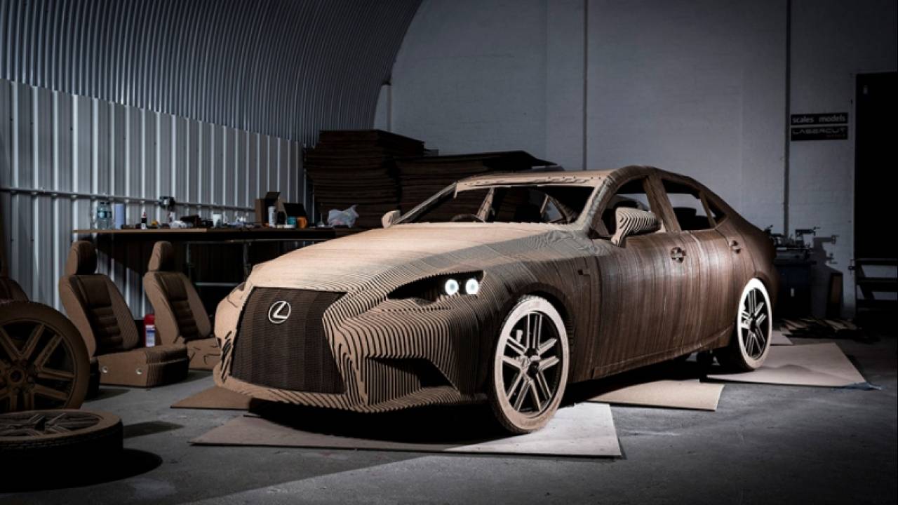 Lexus представит собой автомобиль, сделанный из картона.
