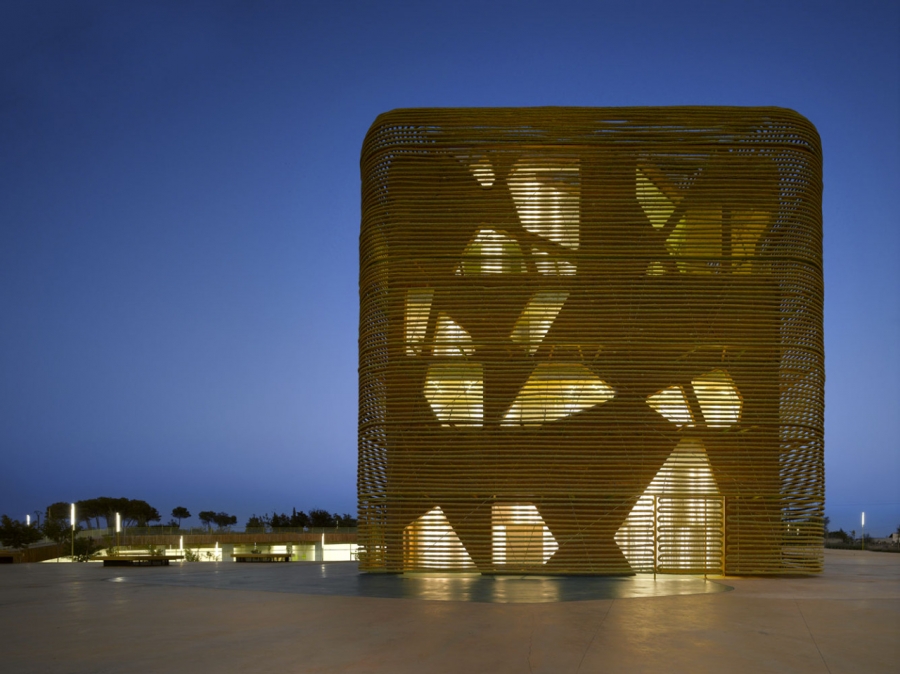 Дворец выставок и конгрессов от Pancorbo Arquitectos